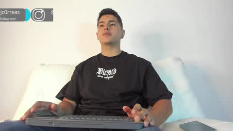 _juanes__ online show from 12/19/24, 03:41