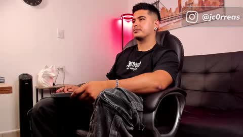 _juanes__ online show from 12/21/25, 11:01