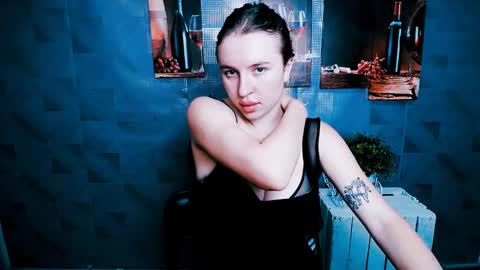 Snapshot of _julianaini_ chatting on 09/25/25, 06:50 Jolia online show from 09/25/25, 06:50