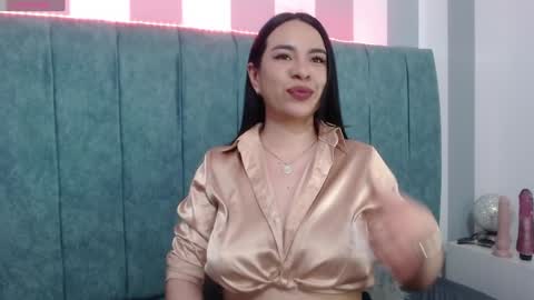 Snapshot of _julietaa chatting on 12/05/24, 02:44 Julieta online show from 12/05/24, 02:44