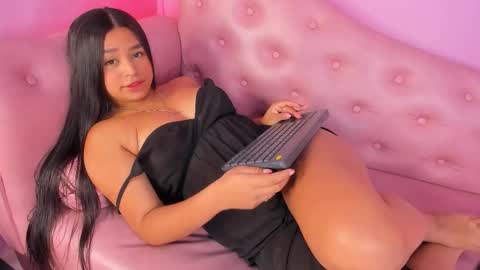 Snapshot of _julisweet_ chatting on 10/15/25, 12:27 _julisweet_ online show from 10/15/25, 12:27
