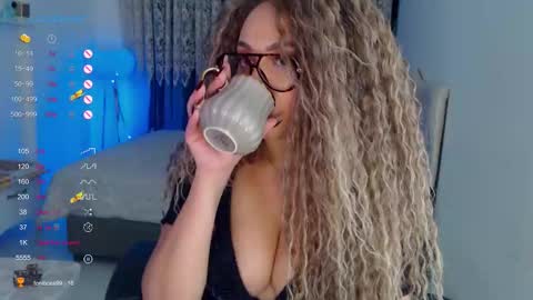 _just_a_queen_3 online show from 12/19/25, 05:09