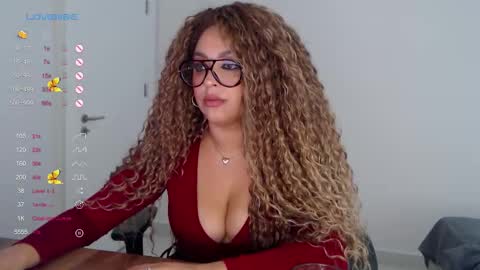 _just_a_queen_3 online show from 02/19/26, 05:53