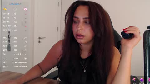 Snapshot of _just_a_queen_3 chatting on 06/25/26, 05:28 _just_a_queen_3 online show from 06/25/26, 05:28