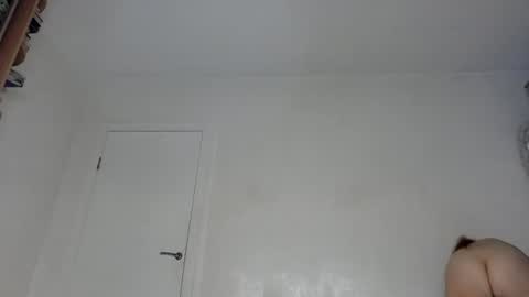Snapshot of _kapelka_ chatting on 06/20/26, 06:11 KAPELKA online show from 06/20/26, 06:11
