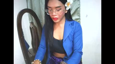 Snapshot of _karie_ chatting on 10/14/25, 01:34 _karie_ online show from 10/14/25, 01:34