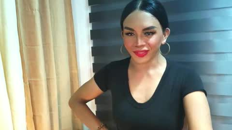 Snapshot of _karie_ chatting on 11/08/25, 01:00 _karie_ online show from 11/08/25, 01:00