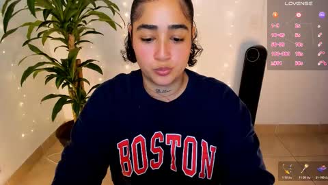 Snapshot of _kat_1 chatting on 12/20/25, 01:23 online show from 12/20/25, 01:23