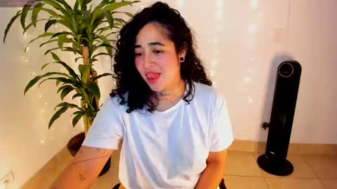 Snapshot of _kat_1 chatting on 12/22/25, 02:52 online show from 12/22/25, 02:52