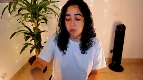 Snapshot of _kat_1 chatting on 12/23/25, 02:09 online show from 12/23/25, 02:09