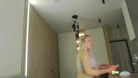 Kate online show from 12/23/24, 05:00