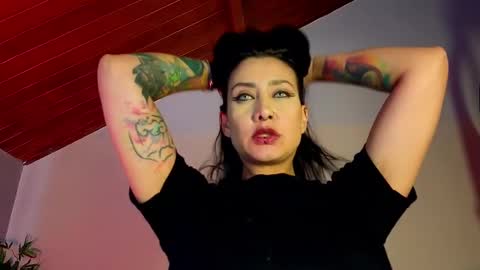 kelly online show from 02/11/25, 06:33