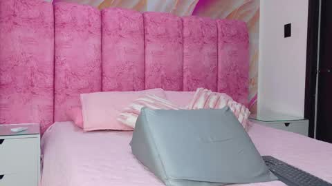 Snapshot of _kendall_07 chatting on 03/24/26, 11:59 Kendall online show from 03/24/26, 11:59