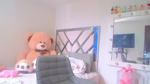  Dani  online show from 11/24/25, 05:34