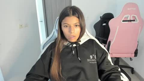 Snapshot of _khloe_sweet chatting on 12/22/25, 06:27 khloe sweet online show from 12/22/25, 06:27