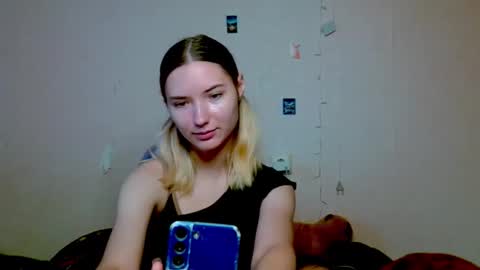 _kikiclark_ online show from 10/09/25, 12:03
