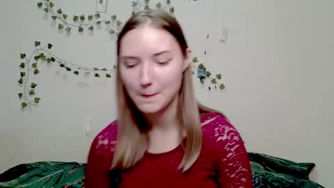 _kikiclark_ online show from 11/29/25, 09:29