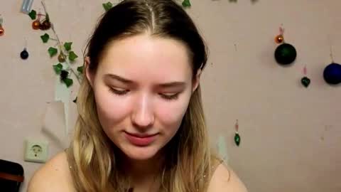 _kikiclark_ online show from 02/13/26, 11:50