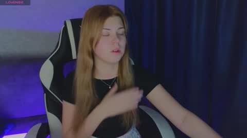 Snapshot of _kirieshka chatting on 10/05/25, 02:26 Molly Emily online show from 10/05/25, 02:26