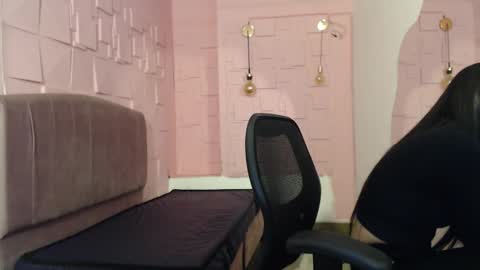 Snapshot of _kita chatting on 10/14/25, 01:23 Jalina online show from 10/14/25, 01:23