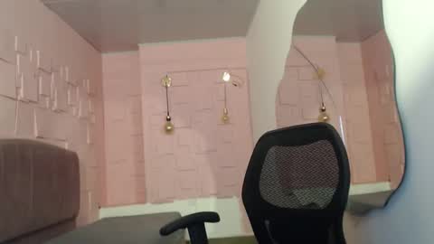 Snapshot of _kita chatting on 10/19/25, 01:23 Jalina online show from 10/19/25, 01:23