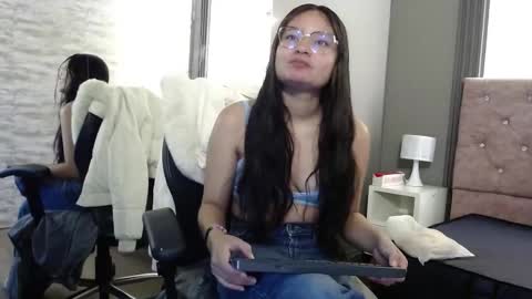 Snapshot of _kita chatting on 11/03/25, 11:44 Jalina online show from 11/03/25, 11:44