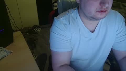 Snapshot of _kitsu_ chatting on 11/22/25, 06:45 _kitsu_ online show from 11/22/25, 06:45