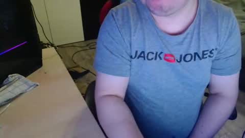 Snapshot of _kitsu_ chatting on 11/30/25, 11:14 _kitsu_ online show from 11/30/25, 11:14