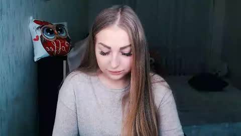 Snapshot of _kittyboo chatting on 12/23/25, 05:49 Aleksa online show from 12/23/25, 05:49