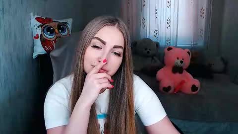 Snapshot of _kittyboo chatting on 03/07/26, 08:00 Aleksa online show from 03/07/26, 08:00