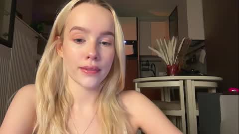 Snapshot of _kkkhaleesi_ chatting on 02/27/26, 10:10 DENI online show from 02/27/26, 10:10