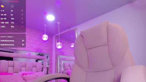 Laura online show from 12/22/24, 01:33