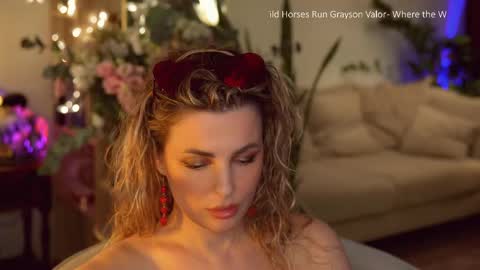 _lady__m_ online show from 04/30/26, 07:53