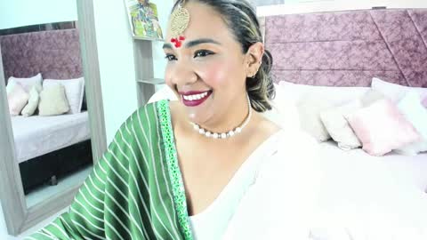 NAILHA SAJANI  online show from 02/06/25, 02:58