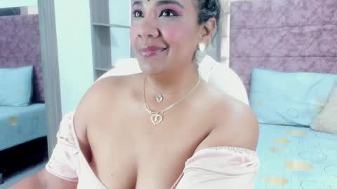 NAILHA SAJANI  online show from 02/11/25, 01:09
