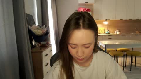 Snapshot of _lalune_ chatting on 04/18/26, 02:43 _lalune_ online show from 04/18/26, 02:43