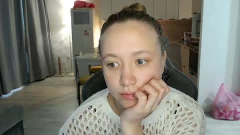 _lalune_ online show from 06/27/26, 04:01