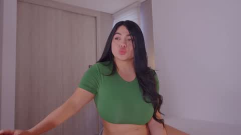 Alejandra suescun online show from 02/04/25, 07:11