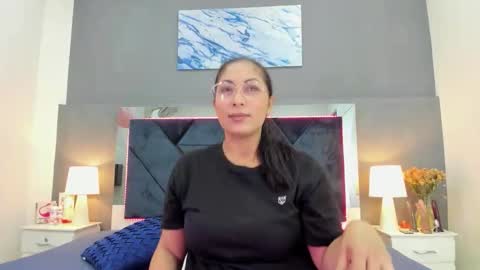 Lauralove online show from 10/21/25, 07:36