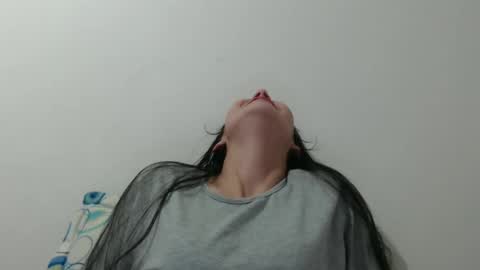 Snapshot of _laureneyes chatting on 12/12/24, 05:10 Lauren 3 online show from 12/12/24, 05:10