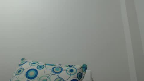 Snapshot of _laureneyes chatting on 12/15/24, 06:29 Lauren 3 online show from 12/15/24, 06:29