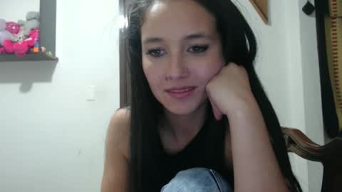 Snapshot of _laureneyes chatting on 11/29/25, 07:00 Lauren 3 online show from 11/29/25, 07:00