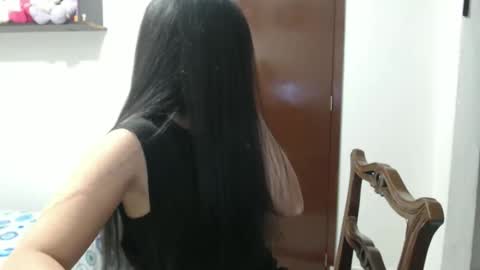 Snapshot of _laureneyes chatting on 12/14/25, 04:18 Lauren 3 online show from 12/14/25, 04:18