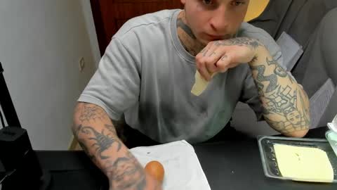 Snapshot of _layne chatting on 05/11/26, 02:45 Layne online show from 05/11/26, 02:45