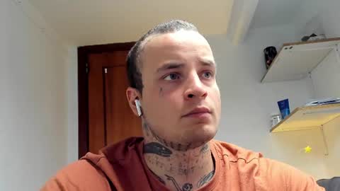 Layne online show from 08/08/26, 12:18