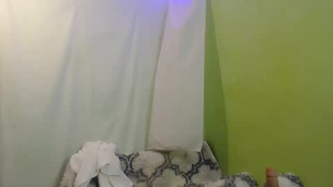 _lilies_gigi_ online show from 12/11/24, 10:16