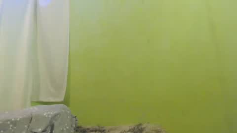 _lilies_gigi_ online show from 02/13/25, 10:22