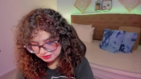 Liily online show from 11/19/25, 07:03