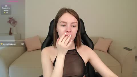  My name is lina Lush is activePrivate is Open online show from 05/12/26, 08:55