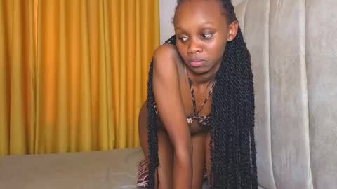 Littlevenus online show from 11/12/25, 01:11